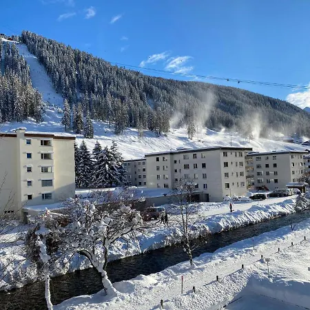 شقة Bolgen - Close To Everything! Bolgen, Jakobshorn, Bus Stop, Train Station, Supermarket, School, Rentals, Restaurants And More! *