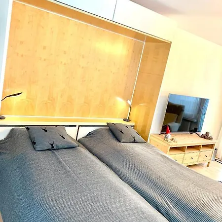 Apartamento Bolgen - Close To Everything! Bolgen, Jakobshorn, Bus Stop, Train Station, Supermarket, School, Rentals, Restaurants And More! *